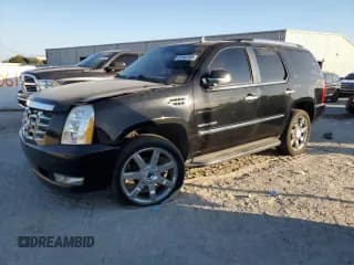 ✅ 2011 Cadillac Escalade • VIN: 1GYS3AEF0BR309818 • Lot: 91848155. Wystawiony na Copart z przebiegiem 192 849 mil. Bezpłatny archiwum sprzedaży aukcyjnych z USA i szczegółowy raport historii pojazdu na DreamBid. Zdjęcie 1.