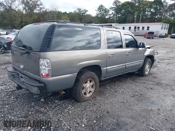 ✅ 2002 GMC Yukon XL SLE • VIN: 3GKEC16Z42G316707 • Lot: 43583368. Wystawiony na IAAI z przebiegiem 302 145 mil. Bezpłatny archiwum sprzedaży aukcyjnych z USA i szczegółowy raport historii pojazdu na DreamBid. Zdjęcie 4.