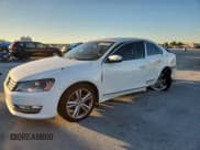 ✅ 2015 Volkswagen Passat SE • VIN: 1VWBV7A3XFC104317 • Лот: 87199975. Опубликован ранее на Copart с пробегом 138 952 миль. Бесплатный доступ к архиву аукционных продаж из США и подробный отчёт об истории автомобиля на DreamBid. Изображение 1.