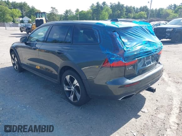 ✅ 2021 Volvo V60 • VIN: YV4102WK1M1071620 • Lot: 42354999. Wystawiony na IAAI z przebiegiem 48 332 mil. Bezpłatny archiwum sprzedaży aukcyjnych z USA i szczegółowy raport historii pojazdu na DreamBid. Zdjęcie 3.