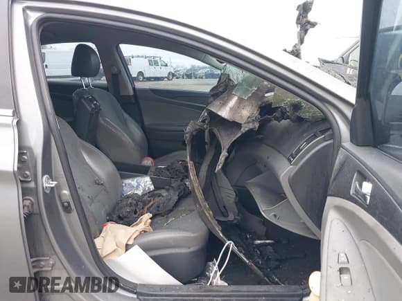 ✅ 2013 Hyundai Sonata SE • VIN: 5NPEC4AC0DH603259 • Lot: 41921039. Listed on IAAI with Not provided. Free auction sales archive from the USA and detailed vehicle history report at DreamBid. Image 5.