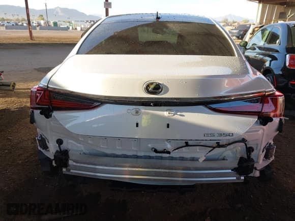 ✅ 2025 Lexus ES 350 • VIN: 58ADZ1B18SU191654 • Lot: 41576445. Wystawiony na IAAI z przebiegiem Nie podano. Bezpłatny archiwum sprzedaży aukcyjnych z USA i szczegółowy raport historii pojazdu na DreamBid. Zdjęcie 6.