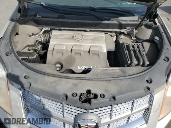 ✅ 2010 Cadillac SRX Performance Collection • VIN: 3GYFNBEY6AS547316 • Lot: 84540655. Wystawiony na Copart z przebiegiem 54 637 mil. Bezpłatny archiwum sprzedaży aukcyjnych z USA i szczegółowy raport historii pojazdu na DreamBid. Zdjęcie 12.