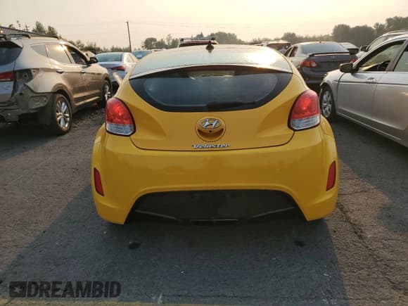 ✅ 2016 Hyundai Veloster • VIN: KMHTC6AD4GU253720 • Lot: 69662334. Wystawiony na Copart z przebiegiem 103 220 mil. Bezpłatny archiwum sprzedaży aukcyjnych z USA i szczegółowy raport historii pojazdu na DreamBid. Zdjęcie 6.