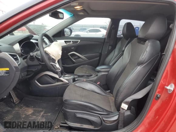 ✅ 2013 Hyundai Veloster w/Black Int • VIN: KMHTC6AD2DU121339 • Lot: 86772194. Wystawiony na Copart z przebiegiem 117 376 mil. Bezpłatny archiwum sprzedaży aukcyjnych z USA i szczegółowy raport historii pojazdu na DreamBid. Zdjęcie 7.