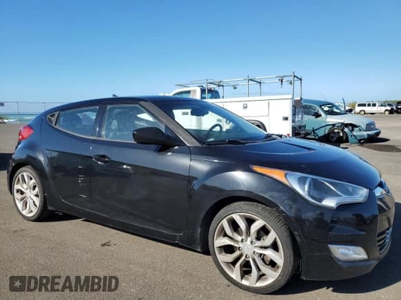 ✅ 2013 Hyundai Veloster w/Gray Int • VIN: KMHTC6AD6DU158071 • Lot: 74145184. Wystawiony na Copart z przebiegiem 77 225 mil. Bezpłatny archiwum sprzedaży aukcyjnych z USA i szczegółowy raport historii pojazdu na DreamBid. Zdjęcie 4.