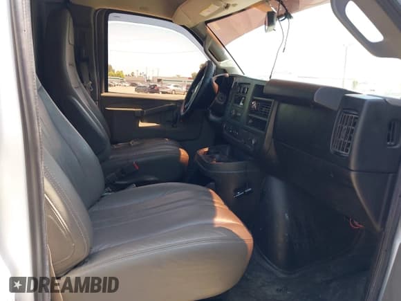 ✅ 2018 Chevrolet Express Cargo • VIN: 1GCWGAFP9J1247366 • Lot: 42543690. Listed on IAAI with 100,581 mi. Free auction sales archive from the USA and detailed vehicle history report at DreamBid. Image 5.