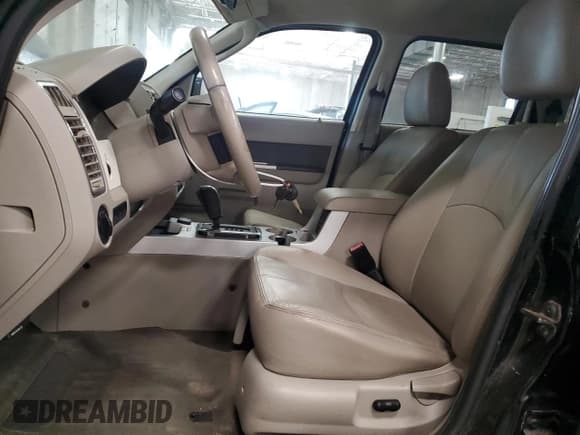 ✅ 2009 Mercury Mariner Hybrid • VIN: 4M2CU39379KJ02911 • Лот: 85654415. Опубликован ранее на Copart с пробегом 181 890 миль. Бесплатный доступ к архиву аукционных продаж из США и подробный отчёт об истории автомобиля на DreamBid. Изображение 7.