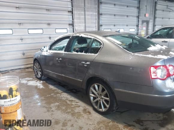 ✅ 2007 Volkswagen Passat 3.6L V6 • VIN: WVWCU73CX7E013626 • Lot: 43797138. Listed on IAAI with 137,853 mi. Free auction sales archive from the USA and detailed vehicle history report at DreamBid. Image 14.