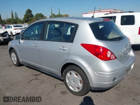 ✅ 2011 Nissan Versa S • VIN: 3N1BC1CP2BL469257 • Лот: 43497038. Опубликован ранее на IAAI с пробегом 108 321 миль. Бесплатный доступ к архиву аукционных продаж из США и подробный отчёт об истории автомобиля на DreamBid. Изображение 6.