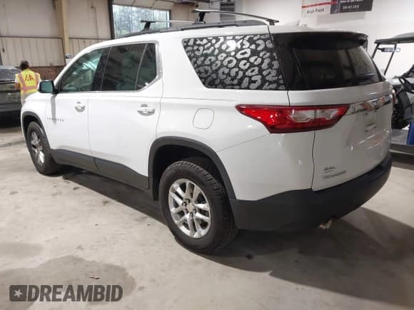 ✅ 2020 Chevrolet Traverse LT Cloth • VIN: 1GNERGKW0LJ132610 • Lot: 41971611. Listed on IAAI with 80,706 mi. Free auction sales archive from the USA and detailed vehicle history report at DreamBid. Image 3.