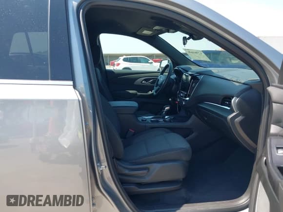 ✅ 2023 Chevrolet Traverse LT Cloth • VIN: 1GNERGKW6PJ118636 • Лот: 42903640. Опубликован ранее на IAAI с пробегом 40 428 миль. Бесплатный доступ к архиву аукционных продаж из США и подробный отчёт об истории автомобиля на DreamBid. Изображение 5.