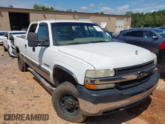 ✅ 2001 Chevrolet Silverado 2500HD LT3 • VIN: 1GCHK23G21F124089 • Lot: 42844708. Wystawiony na IAAI z przebiegiem 216 232 mil. Bezpłatny archiwum sprzedaży aukcyjnych z USA i szczegółowy raport historii pojazdu na DreamBid. Zdjęcie 1.