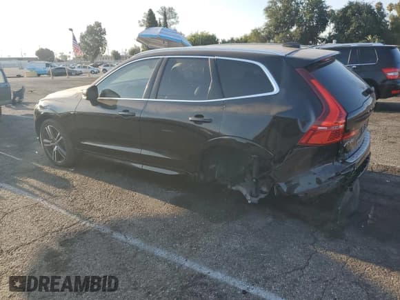 ✅ 2019 Volvo XC60 Momentum • VIN: LYV102DK4KB224549 • Lot: 70190615. Listed on Copart with 52,913 mi. Free auction sales archive from the USA and detailed vehicle history report at DreamBid. Image 2.
