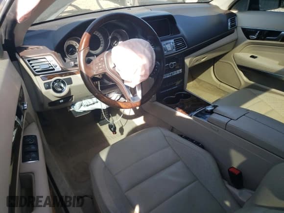 ✅ 2014 Mercedes-Benz E 350 • VIN: WDDKJ8JBXEF233317 • Lot: 84414425. Wystawiony na Copart z przebiegiem 107 788 mil. Bezpłatny archiwum sprzedaży aukcyjnych z USA i szczegółowy raport historii pojazdu na DreamBid. Zdjęcie 8.