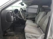 ✅ 2019 Chevrolet Silverado 1500 Custom • VIN: 2GCVKMEC2K1156798 • Lot: 67658565. Wystawiony na Copart z przebiegiem 94 421 mil. Bezpłatny archiwum sprzedaży aukcyjnych z USA i szczegółowy raport historii pojazdu na DreamBid. Zdjęcie 7.