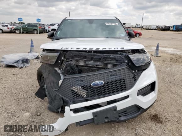 ✅ 2021 Ford Police Interceptor Utility • VIN: 1FM5K8AC3MNA08802 • Lot: 90127195. Wystawiony na Copart z przebiegiem 49 302 mil. Bezpłatny archiwum sprzedaży aukcyjnych z USA i szczegółowy raport historii pojazdu na DreamBid. Zdjęcie 5.