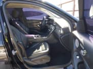 ✅ 2016 Mercedes-Benz GLC 300 • VIN: WDC0G4JB6GF014540 • Lot: 41312080. Wystawiony na IAAI z przebiegiem 133 514 mil. Bezpłatny archiwum sprzedaży aukcyjnych z USA i szczegółowy raport historii pojazdu na DreamBid. Zdjęcie 5.