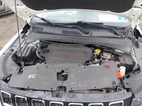 ✅ 2019 Jeep Compass Altitude • VIN: 3C4NJDBB7KT689257 • Lot: 42252773. Listed on IAAI with 65,907 mi. Free auction sales archive from the USA and detailed vehicle history report at DreamBid. Image 10.