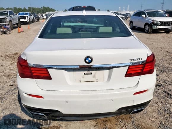 ✅ 2015 BMW 7 Series 750i • VIN: WBAYA8C51FG197604 • Lot: 71919285. Listed on Copart with 165,914 mi. Free auction sales archive from the USA and detailed vehicle history report at DreamBid. Image 6.