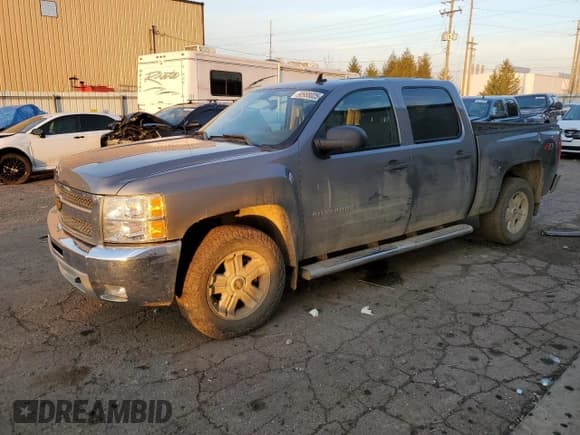 ✅ 2013 Chevrolet Silverado 1500 LT • VIN: 3GCPKSE74DG348072 • Лот: 90988025. Опубликован ранее на Copart с пробегом 174 505 миль. Бесплатный доступ к архиву аукционных продаж из США и подробный отчёт об истории автомобиля на DreamBid. Изображение 1.