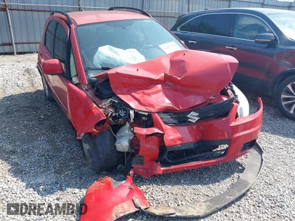 ✅ 2008 Suzuki SX4 • VIN: JS2YB413085110614 • Lot: 42471538. Wystawiony na IAAI z przebiegiem 164 249 mil. Bezpłatny archiwum sprzedaży aukcyjnych z USA i szczegółowy raport historii pojazdu na DreamBid. Zdjęcie 6.