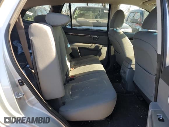 ✅ 2011 Hyundai Santa Fe GLS • VIN: 5XYZGDAG9BG019617 • Lot: 82813104. Listed on Copart with 183,683 mi. Free auction sales archive from the USA and detailed vehicle history report at DreamBid. Image 11.