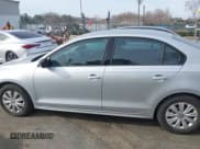 ✅ 2014 Volkswagen Jetta S • VIN: 3VW2K7AJ7EM313535 • Lot: 41786112. Wystawiony na IAAI z przebiegiem 63 694 mil. Bezpłatny archiwum sprzedaży aukcyjnych z USA i szczegółowy raport historii pojazdu na DreamBid. Zdjęcie 14.