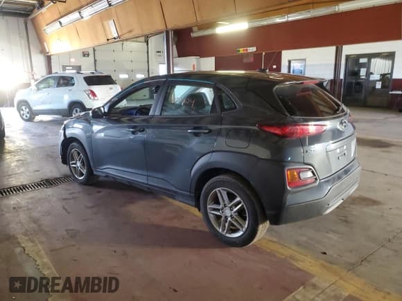 ✅ 2020 Hyundai Kona SE • VIN: KM8K1CAA9LU462936 • Лот: 40358654. Опубликован ранее на Copart с пробегом 104 690 миль. Бесплатный доступ к архиву аукционных продаж из США и подробный отчёт об истории автомобиля на DreamBid. Изображение 2.