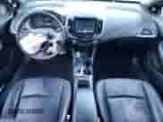 ✅ 2018 Chevrolet Cruze Premier • VIN: 1G1BF5SM0J7196463 • Лот: 72712102. Размещён на Copart с пробегом 113 469 миль миль. Получите бесплатный доступ к архиву аукционных продаж из США и посмотрите подробный отчёт об истории автомобиля на DreamBid. Изображение 8.