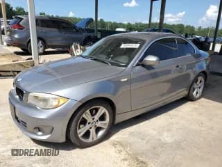 ✅ 2012 BMW 1 Series 128i • VIN: WBAUP9C52CVL91679 • Лот: 64944575. Опубликован ранее на Copart с пробегом 118 640 миль. Бесплатный доступ к архиву аукционных продаж из США и подробный отчёт об истории автомобиля на DreamBid. Изображение 1.