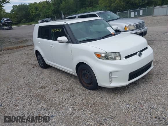 ✅ 2013 Scion xB • VIN: JTLZE4FEXDJ048550 • Lot: 43115263. Wystawiony na IAAI z przebiegiem 215 743 mil. Bezpłatny archiwum sprzedaży aukcyjnych z USA i szczegółowy raport historii pojazdu na DreamBid. Zdjęcie 1.