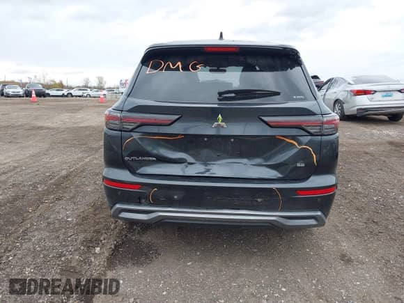 2025 Mitsubishi Outlander SE с VIN JA4J4VA85SZ016343, выставлен на аукционе IAAI как лот 43576196 с пробегом 8 608 миль миль и . История ставок и продаж доступна на DreamBid. Изображение 6.