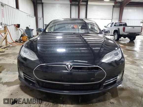 ✅ 2012 Tesla Model S • VIN: 5YJSA1DN2CFS00210 • Lot: 64111185. Wystawiony na Copart z przebiegiem 279 201 mil. Bezpłatny archiwum sprzedaży aukcyjnych z USA i szczegółowy raport historii pojazdu na DreamBid. Zdjęcie 5.