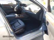 ✅ 2012 Mercedes-Benz E 350 Luxury • VIN: WDDHF5KB5CA604919 • Lot: 43045662. Wystawiony na IAAI z przebiegiem 139 506 mil. Bezpłatny archiwum sprzedaży aukcyjnych z USA i szczegółowy raport historii pojazdu na DreamBid. Zdjęcie 5.