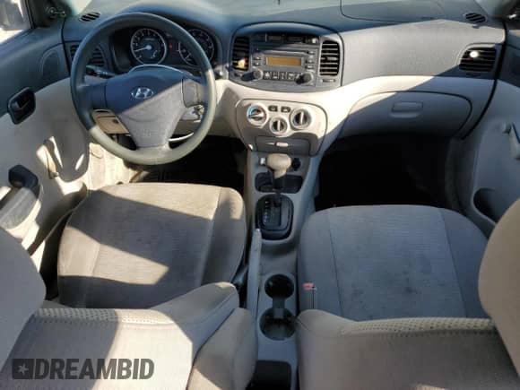 2006 Hyundai Accent GLS z VIN KMHCN46C36U009585, wystawiony jako Copart lot #74067284 z przebiegiem 140 696 mil mil oraz Nie do naprawy • Non repairable. Historia ofert i sprzedaży dostępna na DreamBid. Obrazek 8.