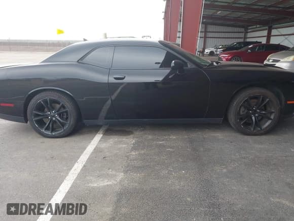 ✅ 2016 Dodge Challenger SXT • VIN: 2C3CDZAG4GH225971 • Lot: 43817642. Wystawiony na IAAI z przebiegiem 128 622 mil. Bezpłatny archiwum sprzedaży aukcyjnych z USA i szczegółowy raport historii pojazdu na DreamBid. Zdjęcie 13.