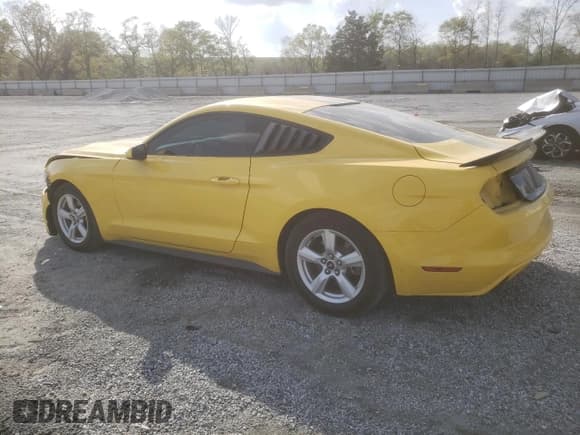 ✅ 2017 Ford Mustang V6 • VIN: 1FA6P8AM7H5343396 • Лот: 51854585. Опубликован ранее на Copart с пробегом 93 185 миль. Бесплатный доступ к архиву аукционных продаж из США и подробный отчёт об истории автомобиля на DreamBid. Изображение 2.