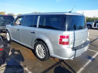 ✅ 2019 Ford Flex SEL • VIN: 2FMGK5C85KBA13122 • Lot: 43590884. Wystawiony na IAAI z przebiegiem 236 388 mil. Bezpłatny archiwum sprzedaży aukcyjnych z USA i szczegółowy raport historii pojazdu na DreamBid. Zdjęcie 3.