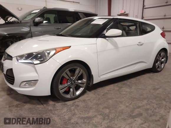 ✅ 2013 Hyundai Veloster w/Black Int • VIN: KMHTC6AD1DU109361 • Lot: 41101157. Wystawiony na IAAI z przebiegiem 119 386 mil. Bezpłatny archiwum sprzedaży aukcyjnych z USA i szczegółowy raport historii pojazdu na DreamBid. Zdjęcie 19.