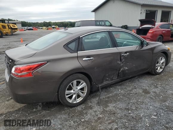 ✅ 2014 Nissan Altima SV • VIN: 1N4AL3AP4EC110604 • Lot: 80850025. Listed on Copart with 141,516 mi. Free auction sales archive from the USA and detailed vehicle history report at DreamBid. Image 3.