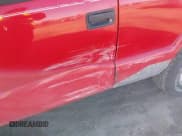 ✅ 2001 Chevrolet Blazer LS • VIN: 1GNCT18W31K250350 • Lot: 41587579. Wystawiony na IAAI z przebiegiem 192 661 mil. Bezpłatny archiwum sprzedaży aukcyjnych z USA i szczegółowy raport historii pojazdu na DreamBid. Zdjęcie 6.