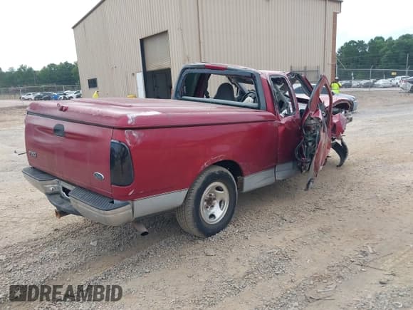 ✅ 1999 Ford F-150 • VIN: 1FTZX1724XNA89245 • Лот: 42837646. Опубликован ранее на IAAI с пробегом Не указан. Бесплатный доступ к архиву аукционных продаж из США и подробный отчёт об истории автомобиля на DreamBid. Изображение 4.