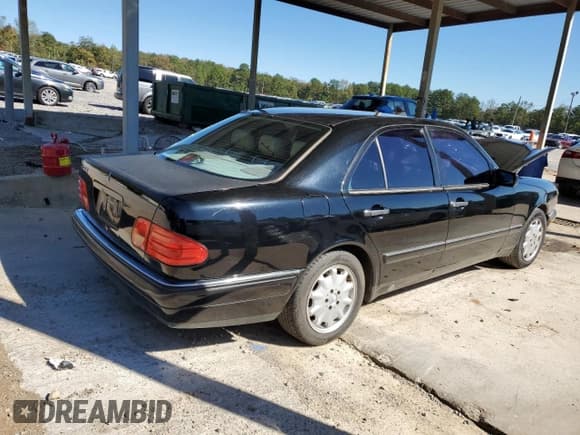 ✅ 1997 Mercedes-Benz E 320 • VIN: WDBJF55F9VA334279 • Lot: 87250355. Wystawiony na Copart z przebiegiem Nie podano. Bezpłatny archiwum sprzedaży aukcyjnych z USA i szczegółowy raport historii pojazdu na DreamBid. Zdjęcie 3.