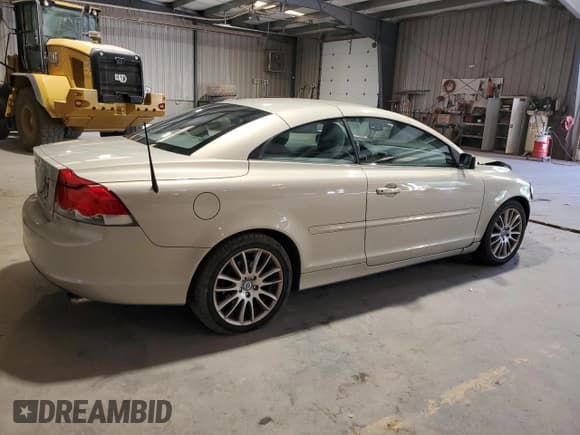✅ 2006 Volvo C70 • VIN: YV1MC68276J005078 • Lot: 71112204. Wystawiony na Copart z przebiegiem 115 936 mil. Bezpłatny archiwum sprzedaży aukcyjnych z USA i szczegółowy raport historii pojazdu na DreamBid. Zdjęcie 3.