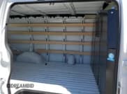 ✅ 2025 Chevrolet Express Cargo • VIN: 1GCWGAFP4S1175820 • Lot: 85901405. Wystawiony na Copart z przebiegiem 1 196 mil. Bezpłatny archiwum sprzedaży aukcyjnych z USA i szczegółowy raport historii pojazdu na DreamBid. Zdjęcie 11.