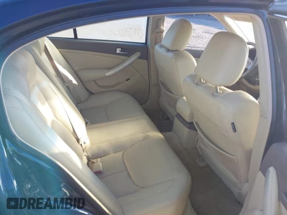 ✅ 2006 Infiniti G35 • VIN: JNKCV51EX6M502083 • Lot: 43479759. Listed on IAAI with 111,724 mi. Free auction sales archive from the USA and detailed vehicle history report at DreamBid. Image 8.