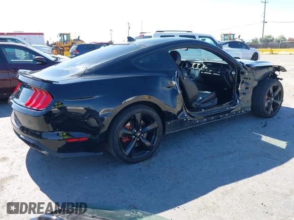 ✅ 2021 Ford Mustang GT • VIN: 1FA6P8CFXM5138390 • Lot: 42635895. Listed on IAAI with 59,184 mi. Free auction sales archive from the USA and detailed vehicle history report at DreamBid. Image 4.