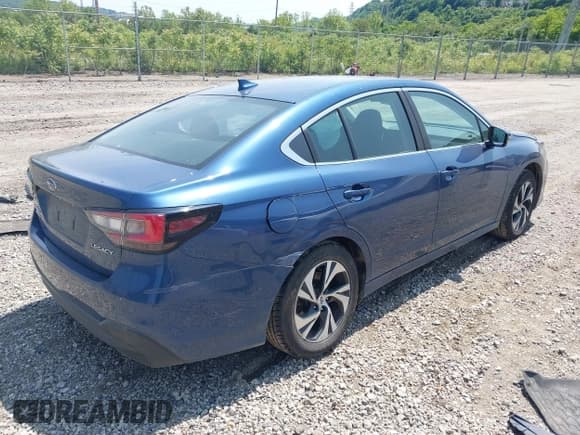 ✅ 2020 Subaru Legacy Premium • VIN: 4S3BWAC62L3015163 • Lot: 42394093. Wystawiony na IAAI z przebiegiem 81 865 mil. Bezpłatny archiwum sprzedaży aukcyjnych z USA i szczegółowy raport historii pojazdu na DreamBid. Zdjęcie 4.
