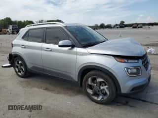 2023 Hyundai Venue SEL z VIN KMHRC8A36PU220005, wystawiony jako Copart lot #70468024 z przebiegiem 21 612 mil mil oraz Szkoda całkowita • Salvage title. Historia ofert i sprzedaży dostępna na DreamBid. Obrazek 4.